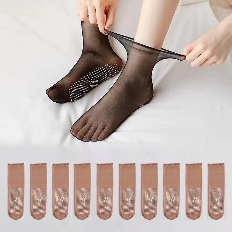 Invisible short stockings with non-slip rubber dots