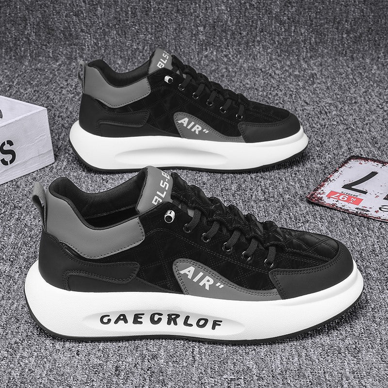 Stoffen sneakers met dikke zolen